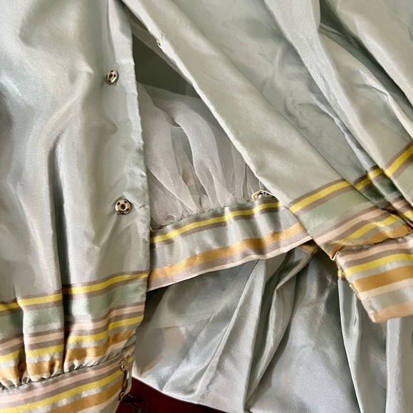 Vintage 3-Piece Ensemble IIvory Embroidered Blouse, Silk Skirt & sash, Rizkallah - Picture 16 of 16